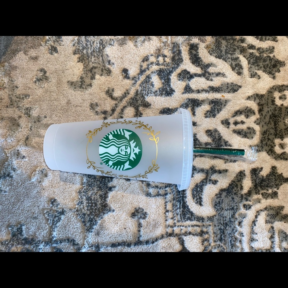 New Starbucks gold wreath cup - Picture 2 of 4